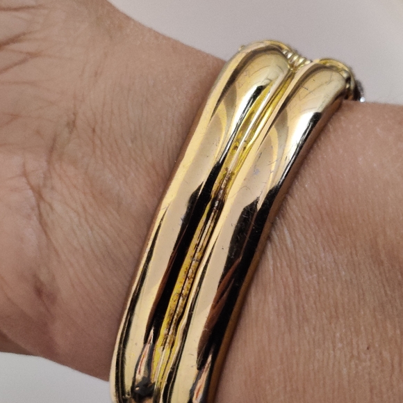 Vintage Dramatic Snake Hinged Cuff Bracelet - Picture 9 of 16